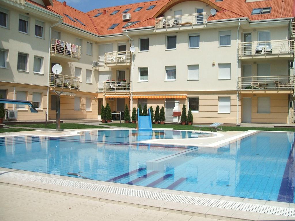 Hajdúszoboszló Aqua Wellness Apartments חדר תמונה